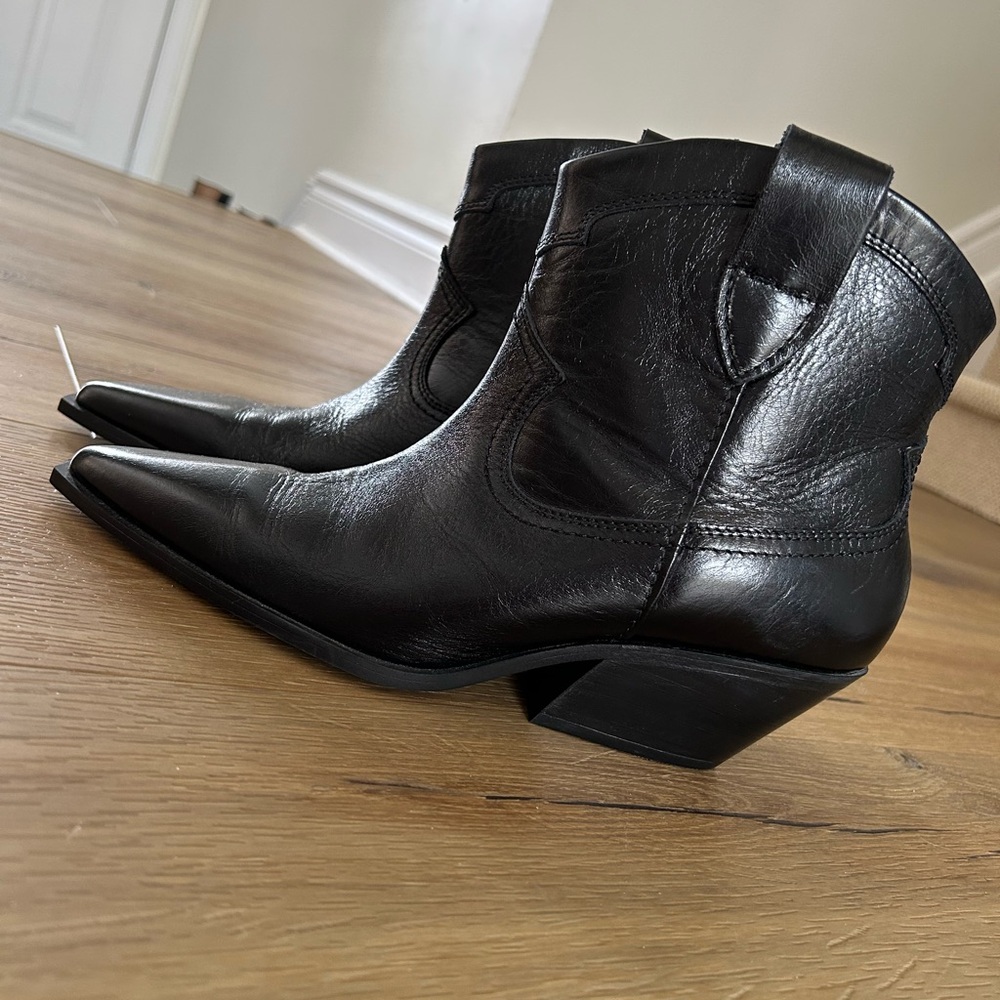MASSIMO DUTTI Black Leather Pointed-Toe Ankle Cowboy Boots